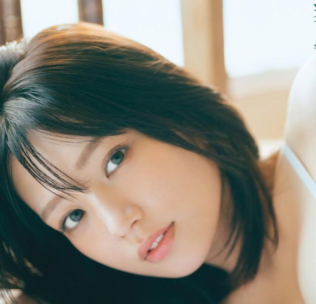 長月翠　写真集「翡翠 Hisui」より