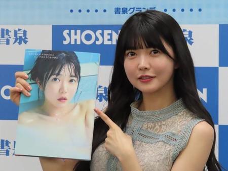 初写真集発売記念イベントに登場した小野寺梓