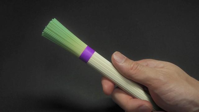 【写真】アップにすると緑色の濃淡がよくわかります　「長ネギのそうめん」　ミチル（＠ｍｉｔｉｒｕｘｘｘ）さんツイッターより