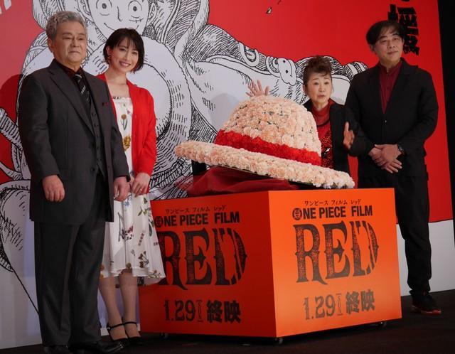 「ONE PIECE FILM RED」舞台挨拶に参加した（左から）池田秀一、名塚佳織、田中真弓、谷口悟朗監督＝都内