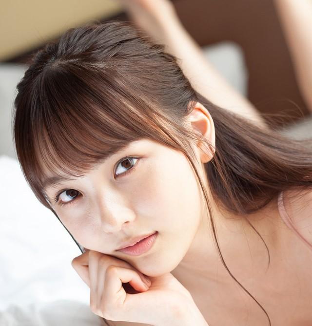 「SPA!デジタル写真集 ミスSPA!2022　中村みずき『イノセンスな高身長美女』」（扶桑社）より＝撮影・山口京和、ヘアメイク・ムロゾノケイト　栂野彩香、スタイリング・春原愛子