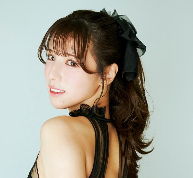 夏本あさみ 20代の輝き凝縮のファースト写真集 過去最大級の大胆さ