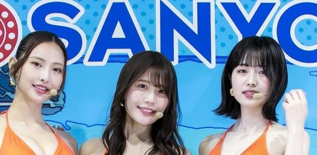 「１０代目ミスマリンちゃん」の（左から）あのん、小日向ゆか、賀村恵都＝千葉・幕張メッセ