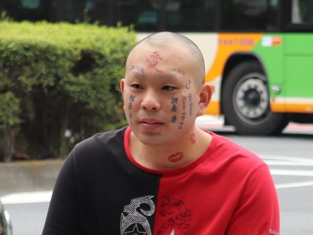 顔面ニキが顔面のタトゥー除去手術を決意「顔の入れ墨を消すことを宣言する」ブレイキングダウンで注目