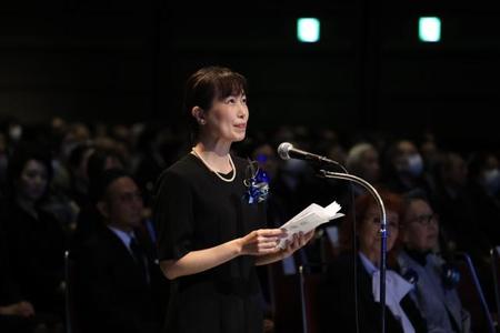 「お別れの言葉」を語りかけた山崎直子氏＝東京国際フォーラム　(C)松本零士／零時社