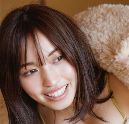 STRiKE！デジタル写真集、村島未悠「With you」より（撮影・菊池泰久、イマジカインフォス）