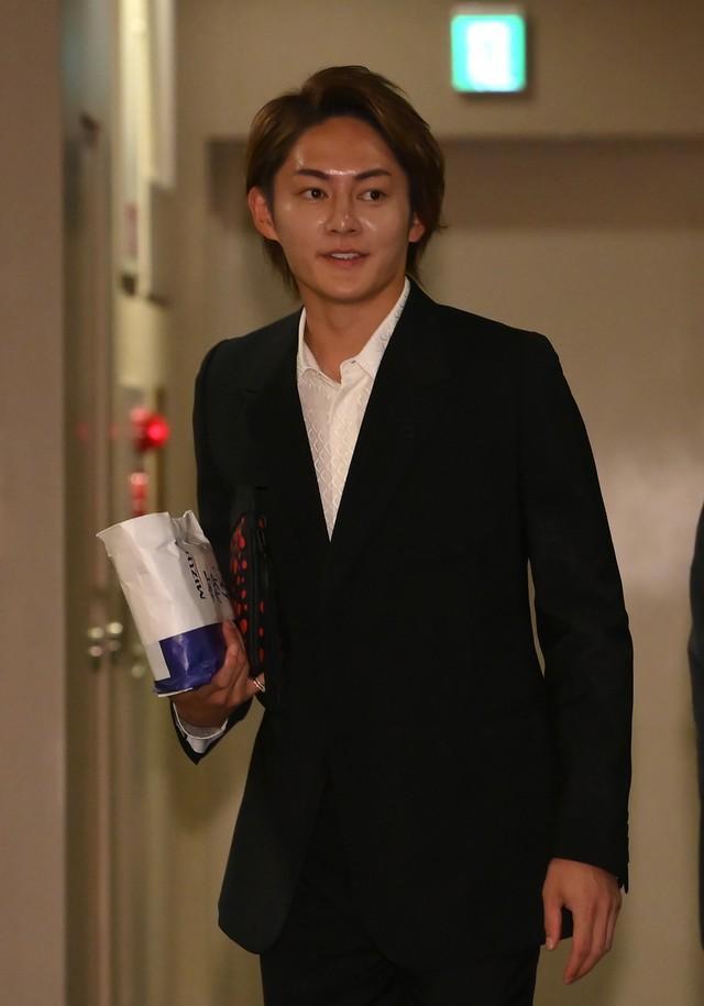 へずまりゅうの挙式披露宴に駆けつけた“青汁王子”こと三崎優太氏