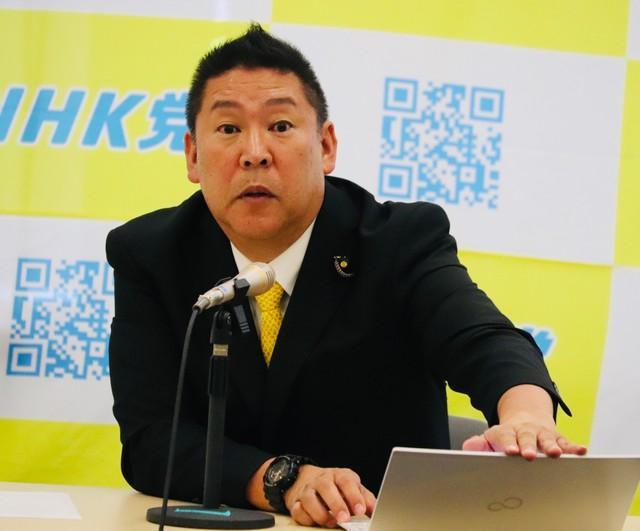 NHKから国民を守る党の定例会見に出席した立花孝志氏＝国会内