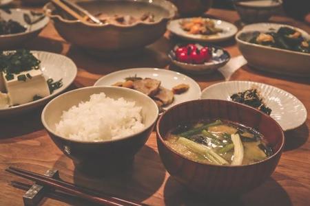 画像はイメージです（まだら雪／stock.adobe.com）