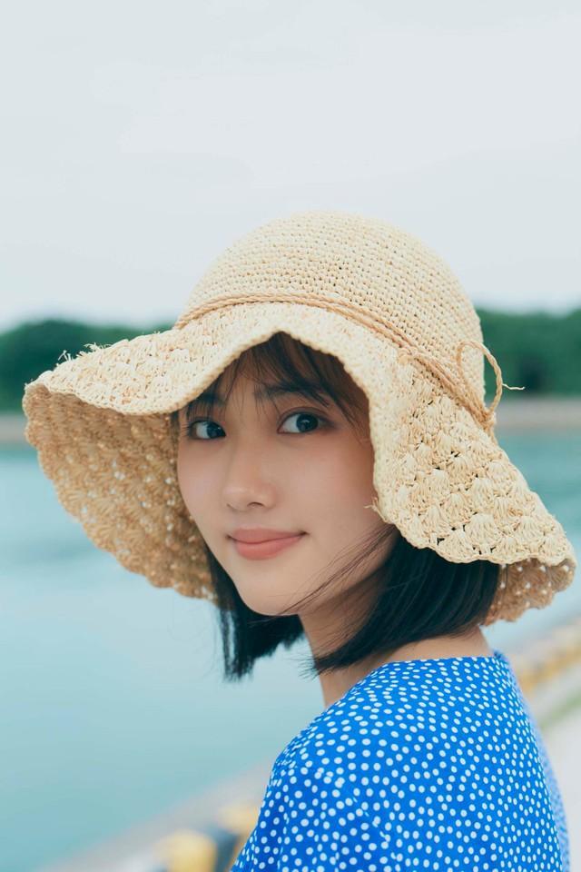 原菜乃華1st写真集「はなのいろ」より ©KADOKAWA／写真：三瓶康友