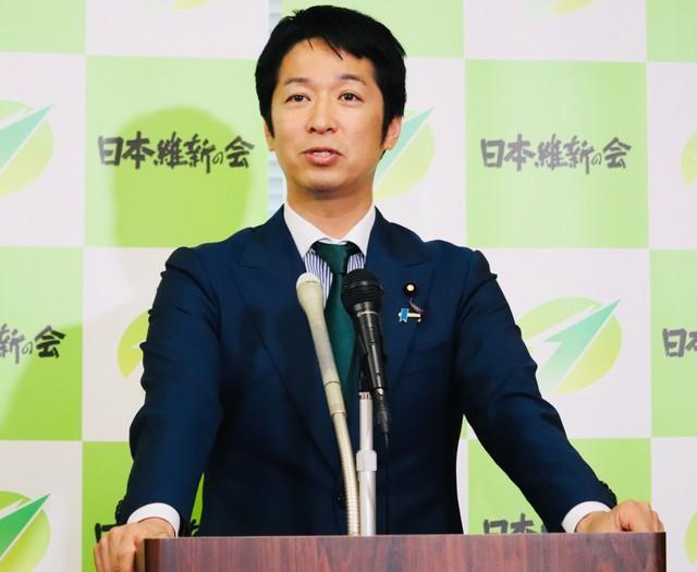 国会内で定例会見に臨んだ日本維新の会の藤田文武幹事長