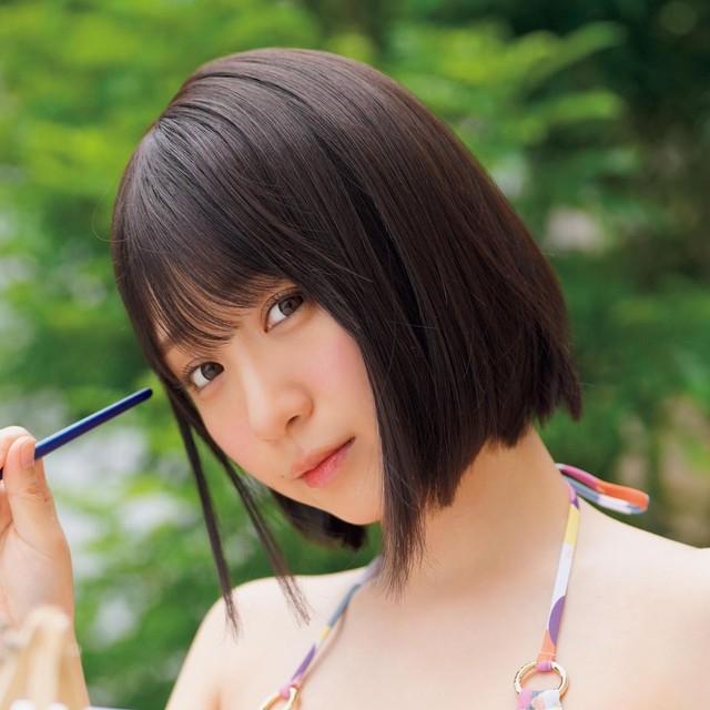 伊織もえ、ヤングアニマルWeb「可愛いあの子がいる部活に入りたい！」より＝撮影・井田達也