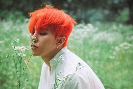 G-DRAGONは自身のYouTubeチャンネル概要欄にあったYGリンクを削除していた（出典：G-DRAGON SNS）