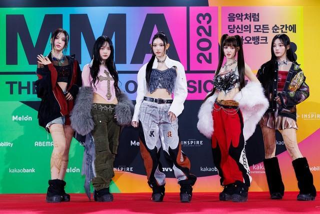 5冠を手にしたNewJeans（出典：@melon）