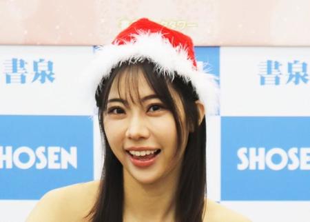 「鈴木ふみ奈2024カレンダー」の発売記念イベントに出演した鈴木ふみ奈