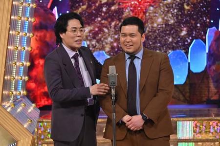 M-1決勝でネタを披露する令和ロマン（Ｃ）M-1グランプリ事務局