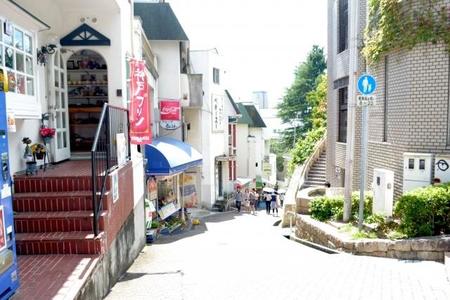 たしかに港町・神戸は坂道だらけ。こちらは北野の異人館街周辺