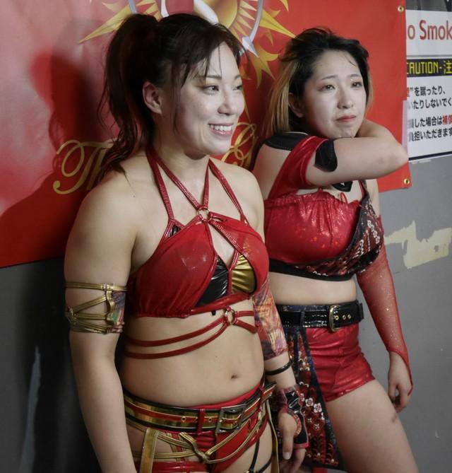 「Sareee-ISM」第２試合に出場した星いぶき（右）と高瀬みゆき＝２３年５・１６新宿ＦＡＣＥ