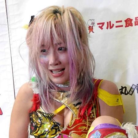 試合に敗れ悔しがるウナギ・サヤカ＝24年4・14センダイガールズ後楽園大会