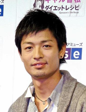 中村昌也＝2012年1月撮影