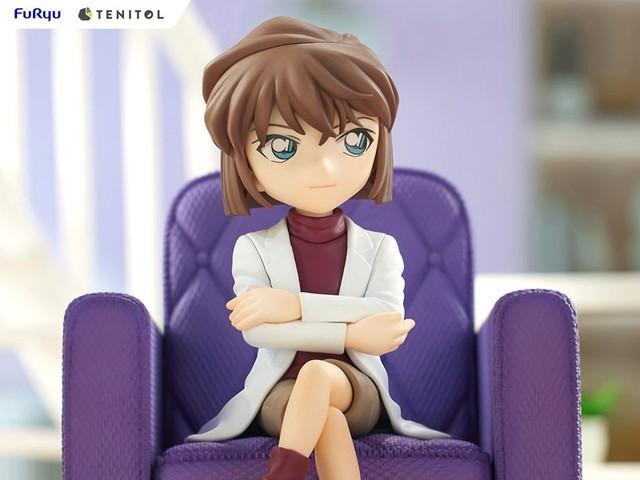 名探偵コナン」灰原哀、白衣姿がフィギュア化！ソファーで足組む