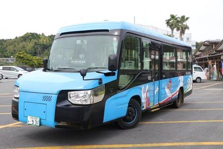 DMVバスモードで運行する姿