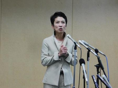 離党届を提出した蓮舫氏＝都内