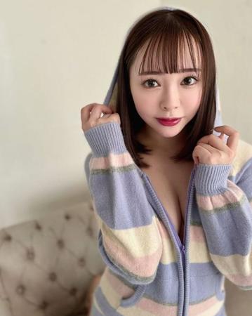 23万人以上のフォロワーを持つ人気セクシー女優、小倉由菜（出典：小倉由菜Instagram）