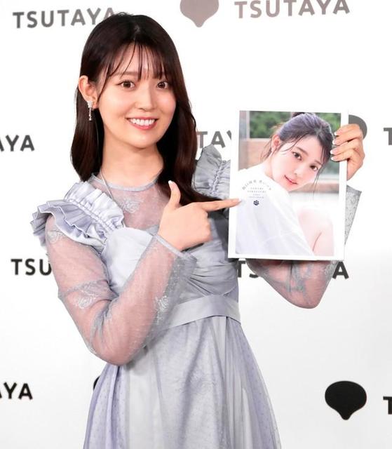 阪口珠美　直筆サイン入り生写真　ステッチデザイン　チュウ　乃木坂46 阪口珠美 直筆サイン入り生写真 ステッチデザイン チュウ 乃木坂