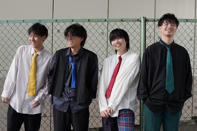 Mrs.シラストームの（左から）Dr.小室駿さん、Gt/Cho.鈴木泉龍さん、Vo.鈴木優也さん、Ba.笹谷柊伍さん