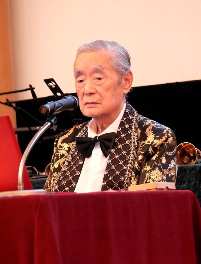 都内で「９６.１歳大誕生日会」を開いたドクター・中松氏