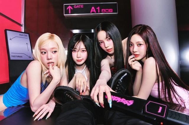 aespa、公演の開場12分前にメンバー欠席を報告 ネット「ファンは