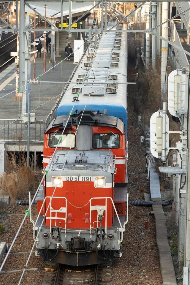 東淀川駅を通過する同訓練列車