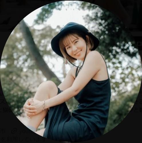 80年代のアレがモチーフ！奈良岡にこ 新作写真集「VINYL BOOK