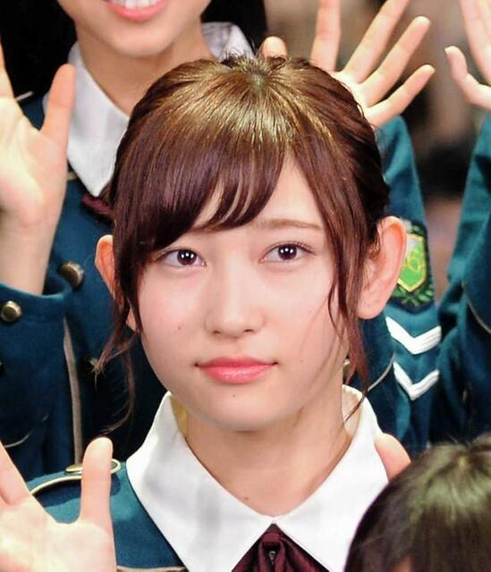 キャバ嬢転身の元欅坂46メンバー 漆黒のドレス姿で「新たな挑戦」を