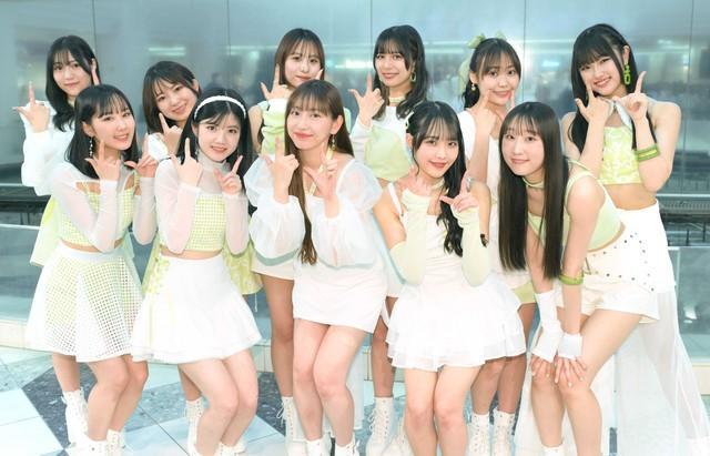 Juice=Juice（前列中央の植村あかりは卒業）＝2024年5月15日撮影