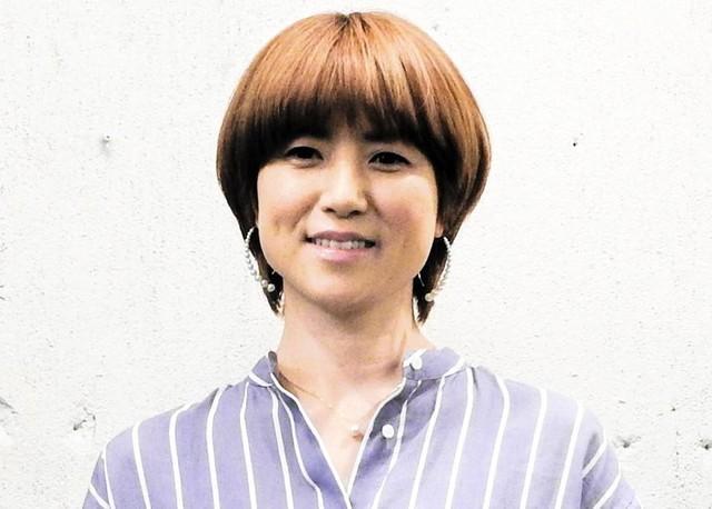 hitomi48歳、25年前のポラ写真を公開「かっちょいー」「これぞhitomi