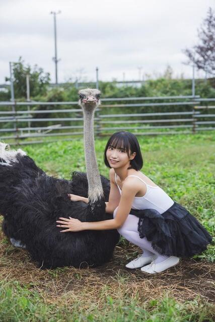 ダチョウのものまねで大バズリアイドル 恩返しの大胆カット！美ボディ 