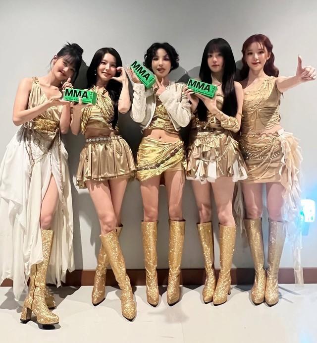 「MMA2024」で5人そろって再契約を宣言した(G)I-DLE（出典：(G)I-DLE SNS）