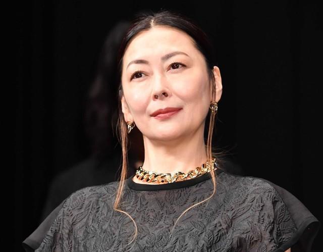 中山美穂さん突然の訃報「嘘でしょミポリン」「信じられない」 前日