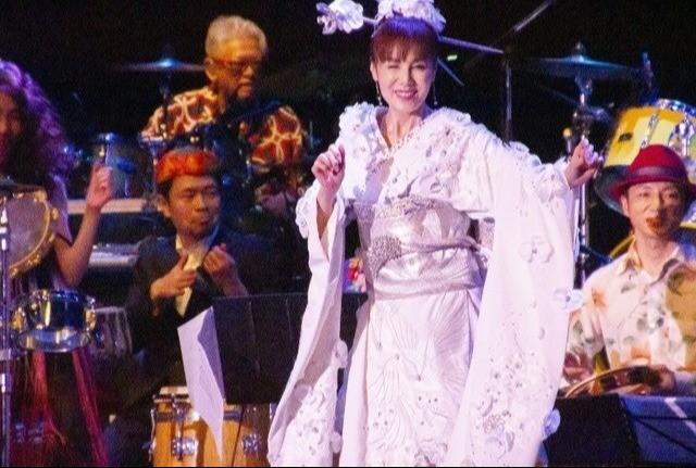 美品✨ISSEY MIYAKE A-POC 変形 バルーン ミドルパンツ ピンク 奇想天外に彩られたピンク・レディーのヒット曲たち。未唯mie ソロ