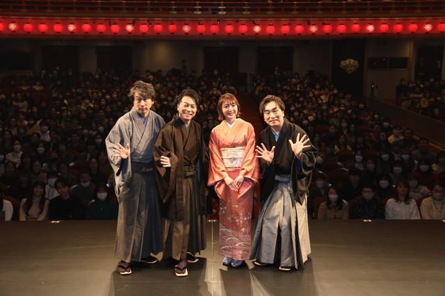 トークショーの東地宏樹、野島健児、花澤香菜、関智一（左から）©サイコパス製作委員会 ©SHOCHIKU