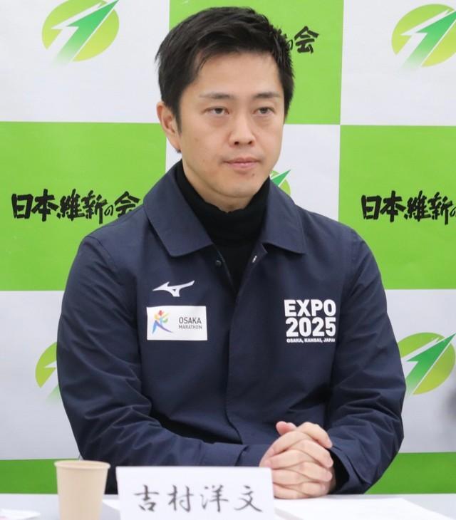 日本維新の会の常任役員会に出席する吉村洋文代表