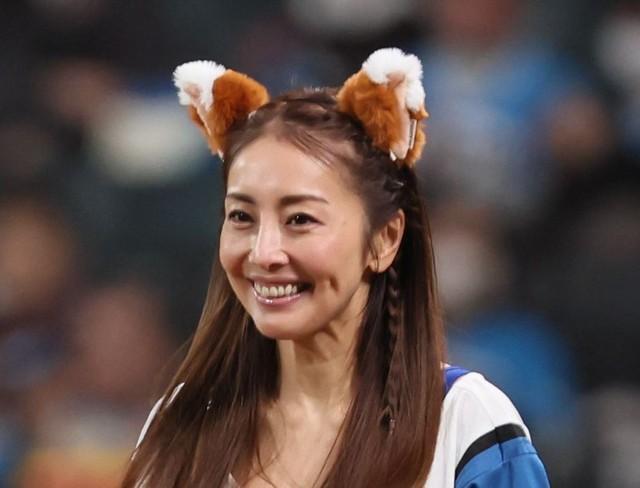 始球式を行った熊切あさ美