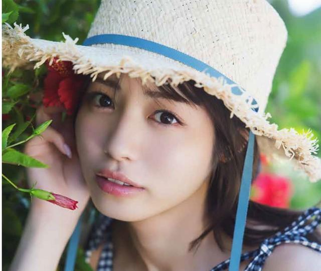 電子書籍化した浅原凜１ｓｔ写真集「凜」ディレクターズカット版（扶桑社、撮影：藤本和典）