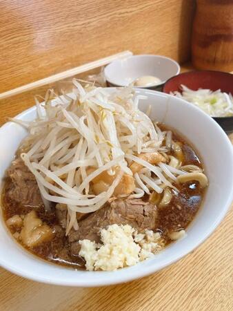 ホームであるラーメン二郎 環七新新代田店