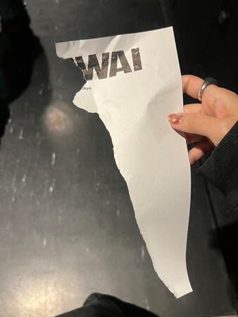 片方はほとんど何も書いていないがモグワイのロゴがかろうじて分かる