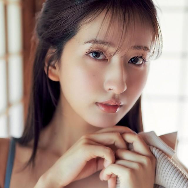 ミスマガジン」受賞の美女グラドル・斉藤里奈 古民家で透け感満載な
