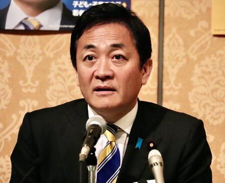 神戸市内で会見する国民民主党の玉木雄一郎代表