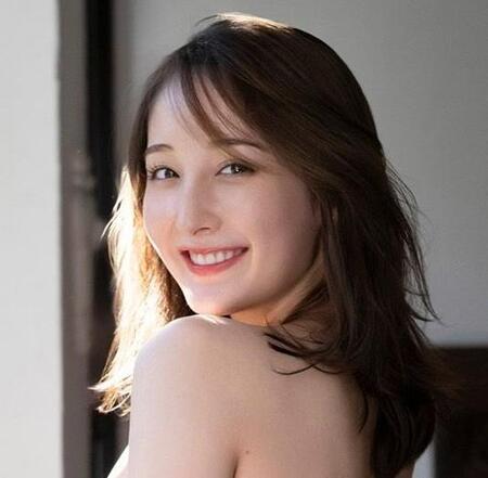 菜那セシル　デジタル写真集『きまぐれ天使の悪戯』（ワニブックス、撮影・田畑竜三郎）